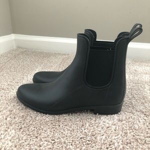 LIKE NEW Target A New Day Chelsea Rain Boots
